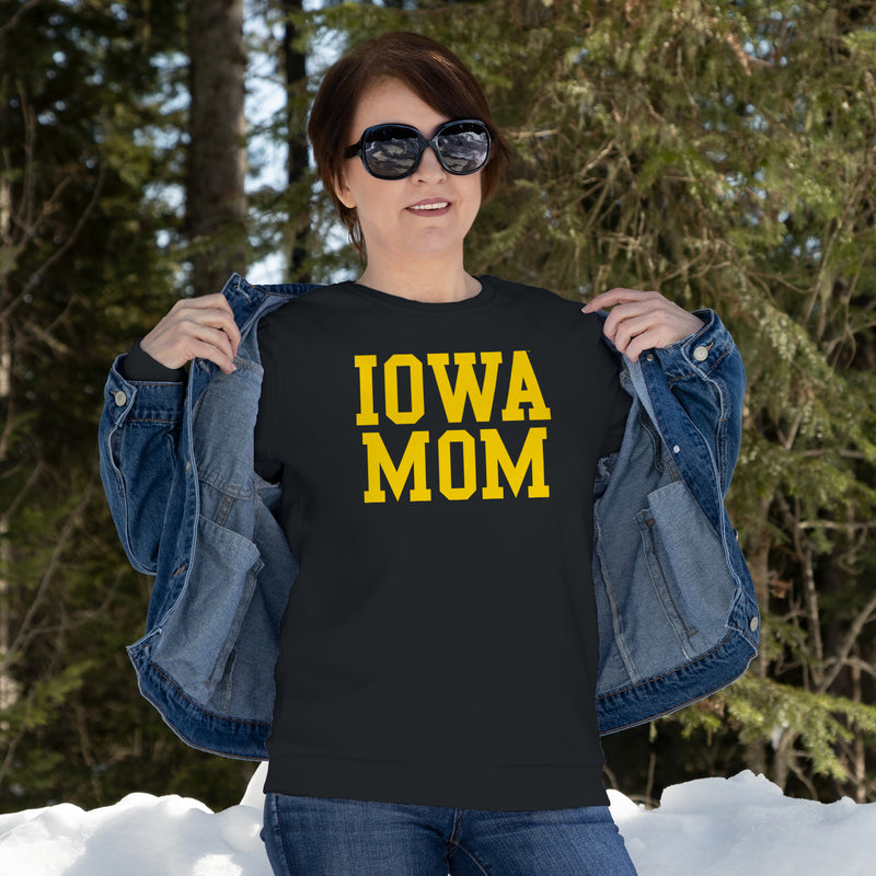Iowa Hawkeyes Basic Block Mom Crewneck Sweatshirt - Black
